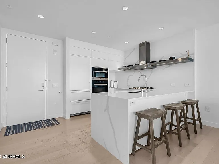 1101 Ocean Ave #1510 — Photo 29