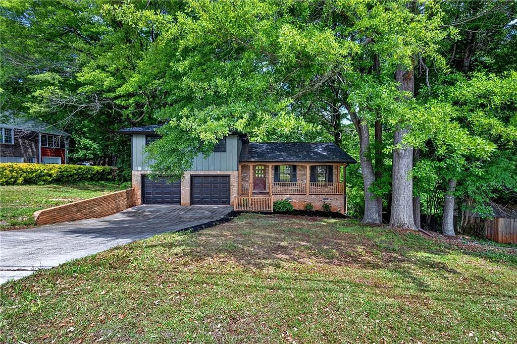3 bed, 2.5 bath, 1782 sqft, $1,900 — Photo 2