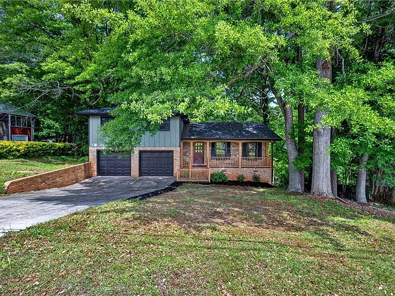 2164 Riverbrook Rd — Photo 2