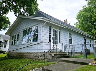 1009 S Galena Ave, Dixon, IL 61021