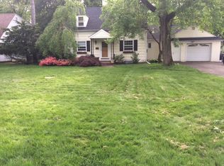 601 Overlook Dr, Wyckoff, NJ 07481