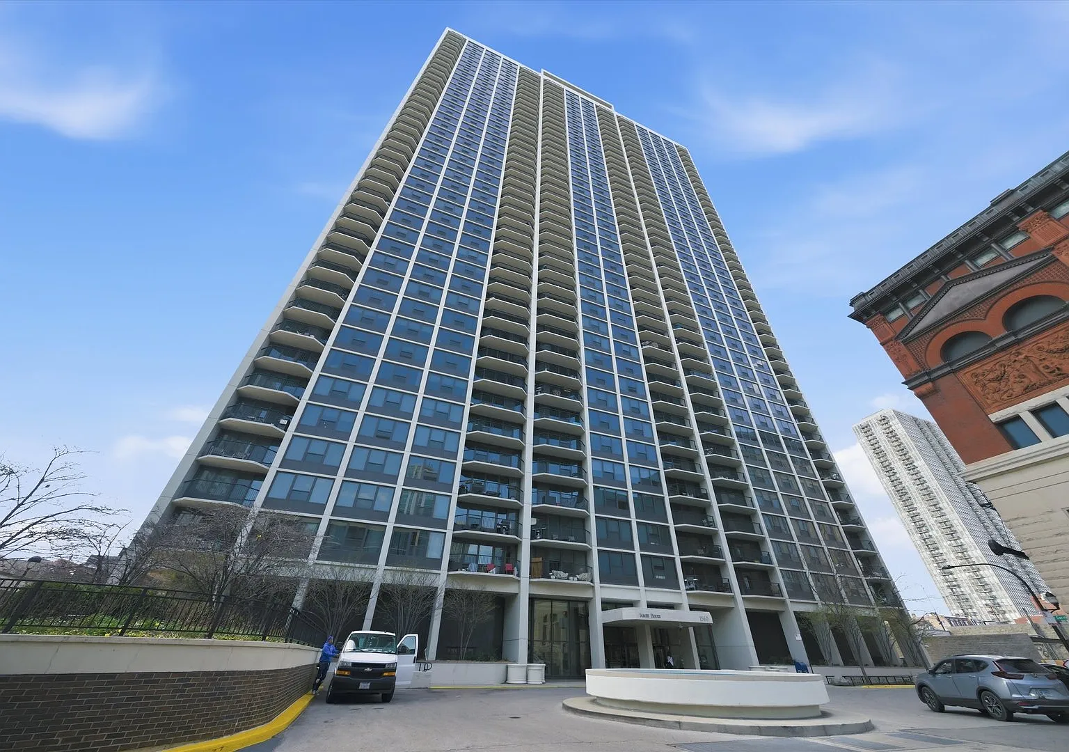 1 bed, 640 sqft, $2,400 — Photo 1