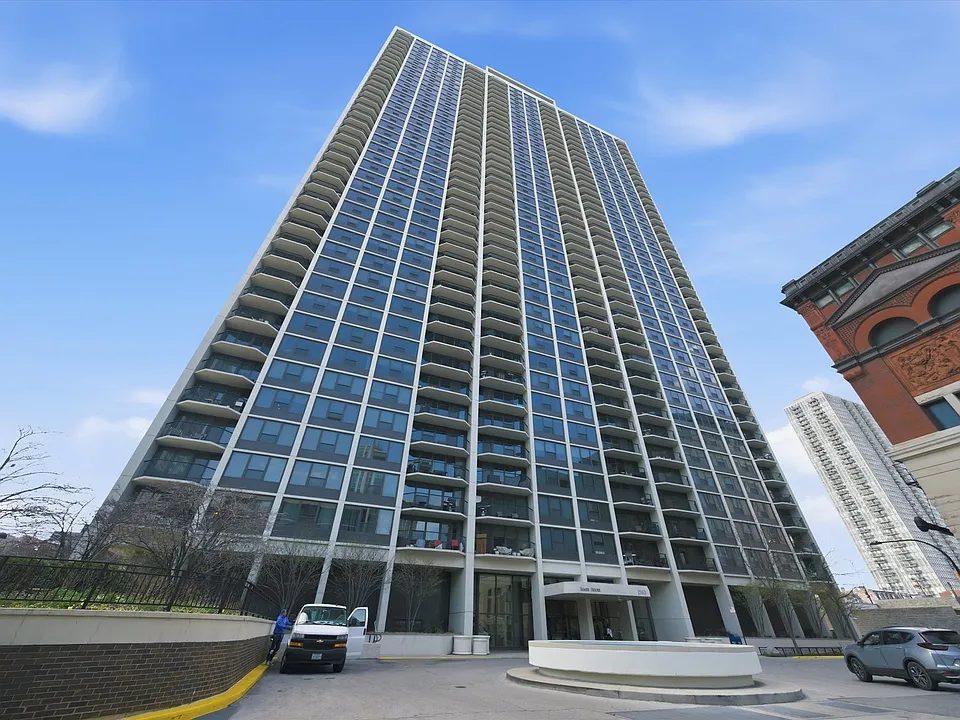 1560 N Sandburg Ter #3407