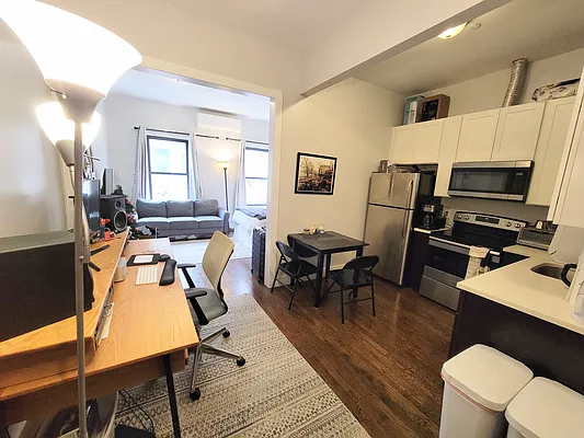 Rented by Bruma Realty LLC | media 2