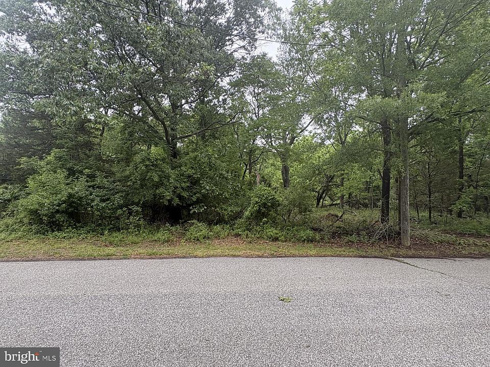 1st image of 561 3rd Ave