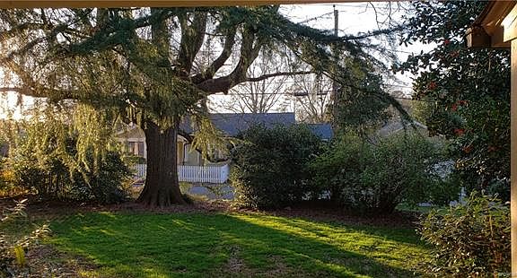 4th image of 114 W Woodrow Ave