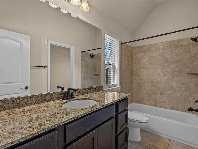 2524 Davis Prairie Ln — Photo 31