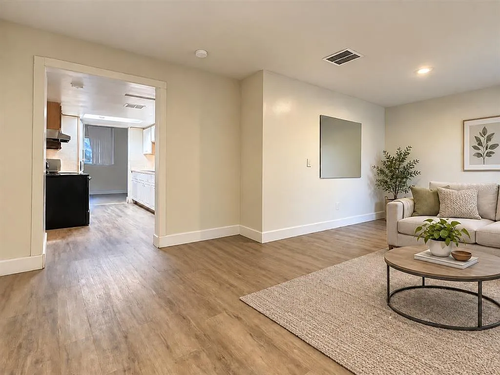 322 N Wekiwa Springs Rd — Photo 2