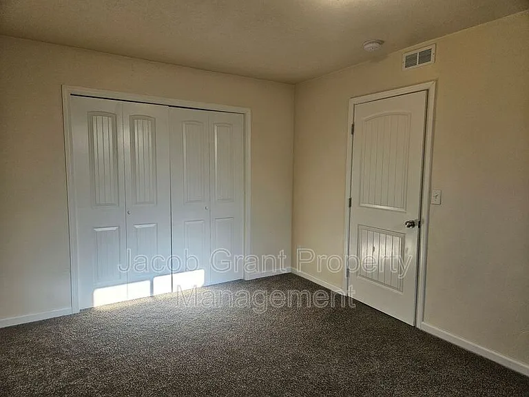 3030 Golden Rod Dr — Photo 6