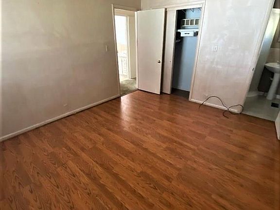 4th image of 1310 Oak Grove Ave