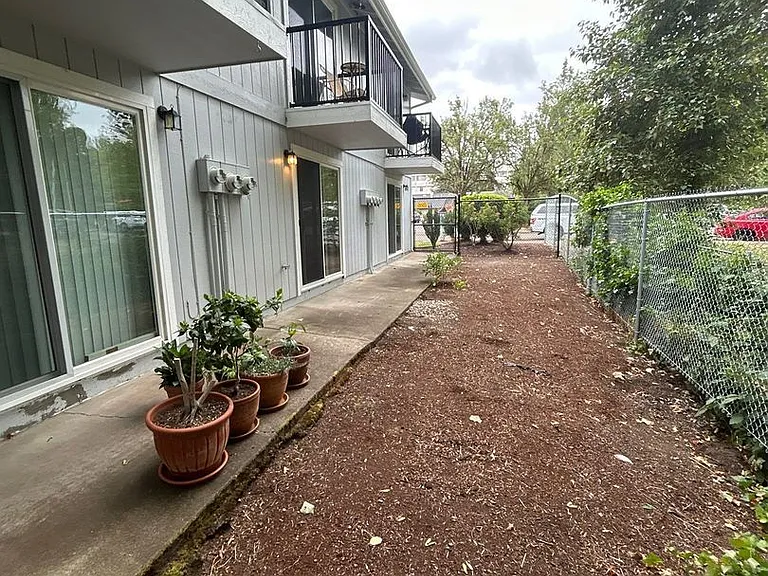 1015 5th Ave SW #14 — Photo 14