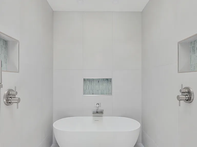 1107 Jefferson Ave #2 — Photo 17