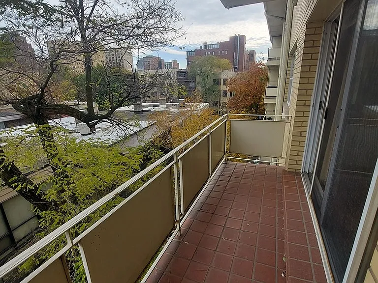 530 W Barry Ave #4F — Photo 13