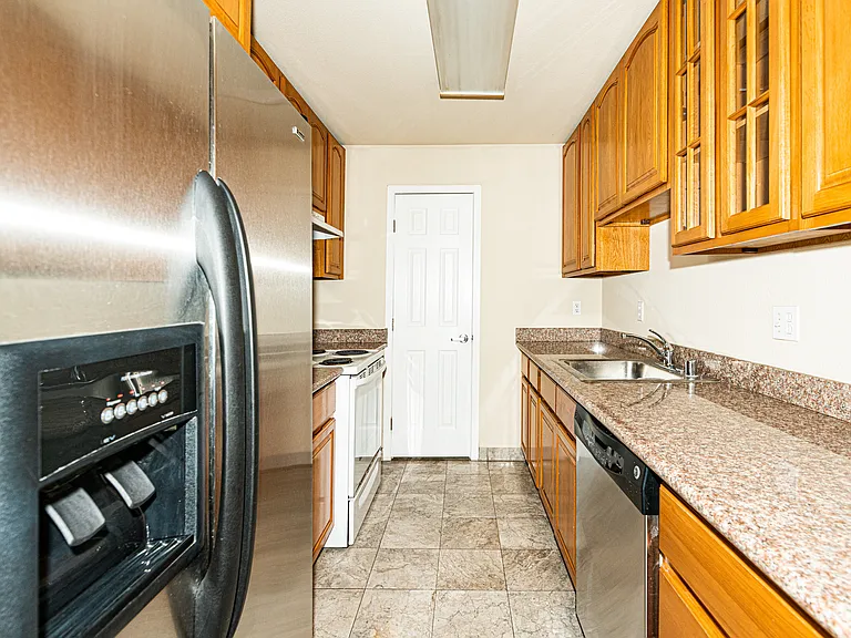 158 Caldecott Ln #1 — Photo 9