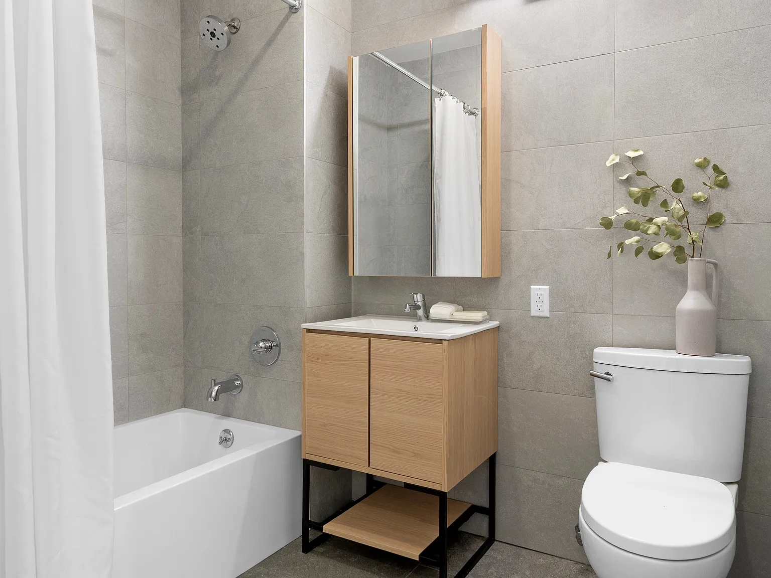 4-34 26th Avenue — Photo 4
