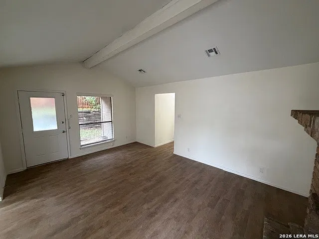 3 bed, 2.0 bath, 1239 sqft, $1,395 — Photo 2