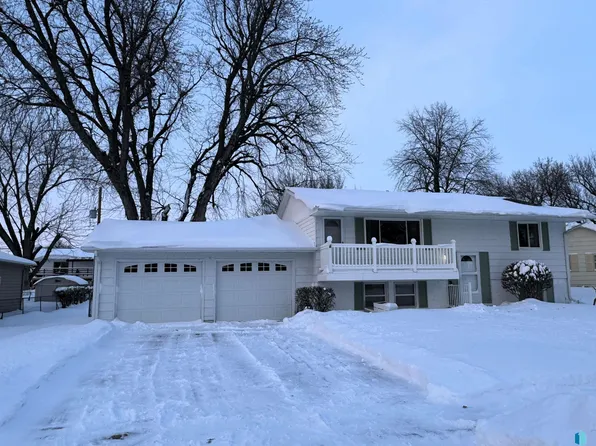 4000 E Ronning Dr, Sioux Falls, SD 57103