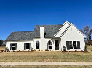 2464 Saint Ives Ln, Hernando, MS 38632