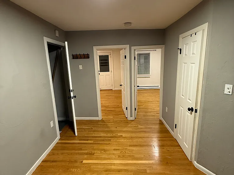 181 Bowen St #1 — Photo 9