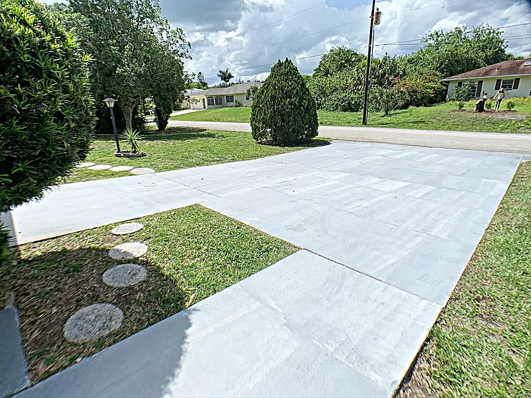 12313 Harland Ave — Photo 6