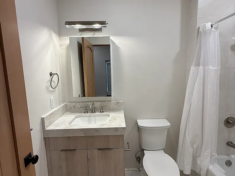 301 W Comstock Ave #4 — Photo 16