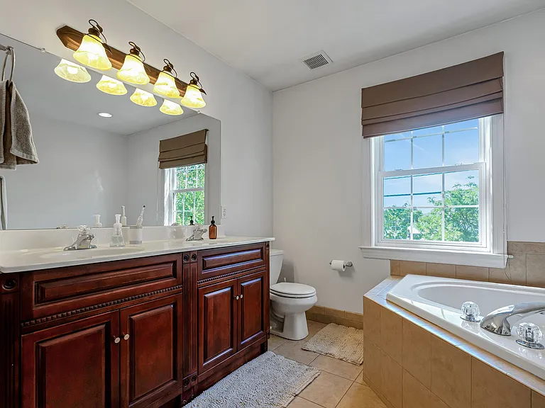 1019 Ford St — Photo 19