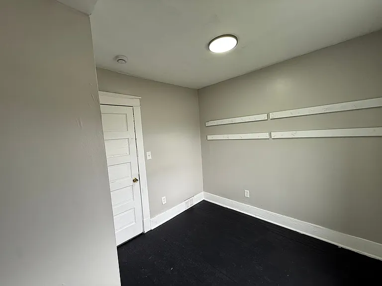 1421 Long Ave — Photo 53