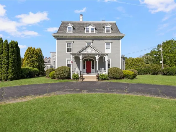 1 Red Cross Ave APT 9, Newport, RI 02840