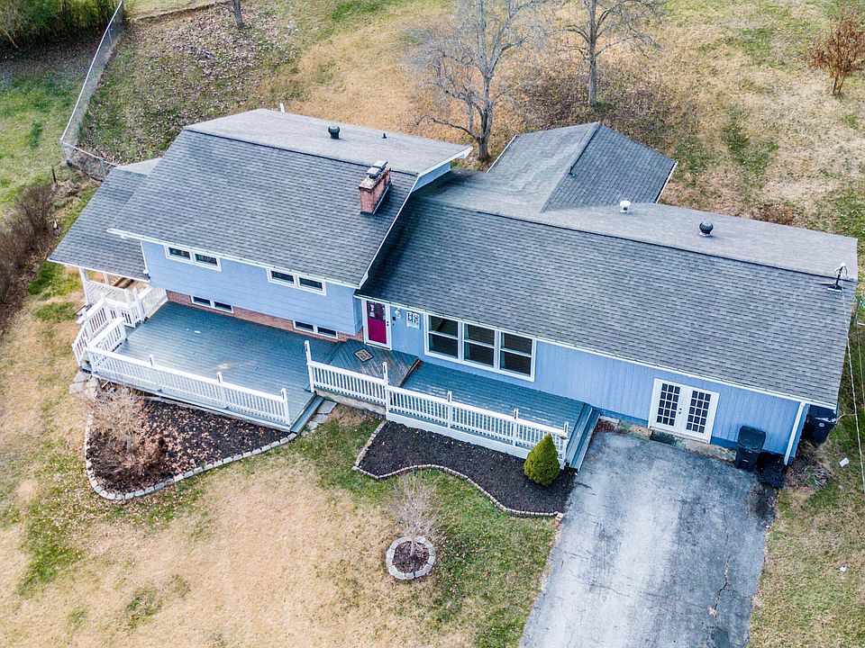 1st image of 406 Greenfield Pl
