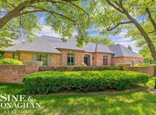 22 Windemere Pl, Grosse Pointe, MI 48236