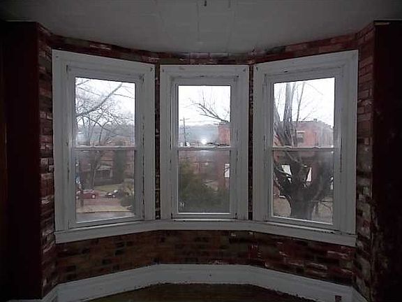 2nd image of 185 Lincoln Ave