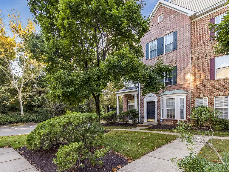 9900 Sassafras Ln — Photo 20