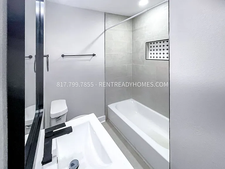 8112 Barkley St — Photo 12