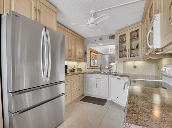 9260 SW 14th St APT 2207, Boca Raton, FL 33428