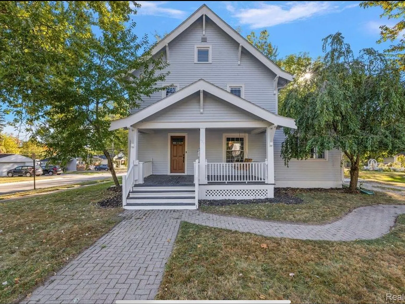 4 bed, 2200 sqft, $2,599 — Photo 2