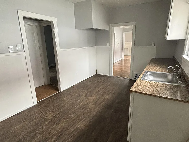 2931 E 112th St #1 — Photo 9