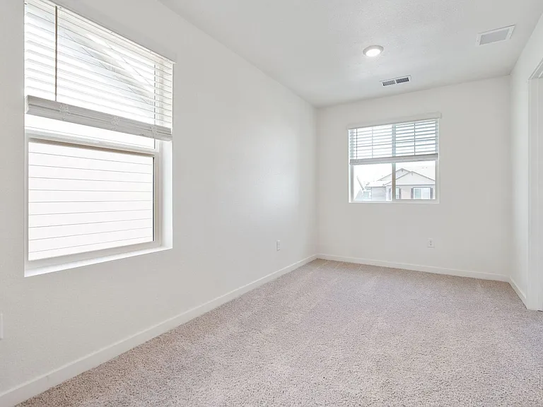 815 Elias Tarn Dr — Photo 12