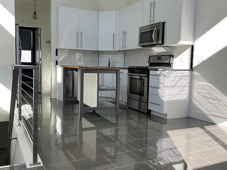 1031 W Soho Dr — Photo 1