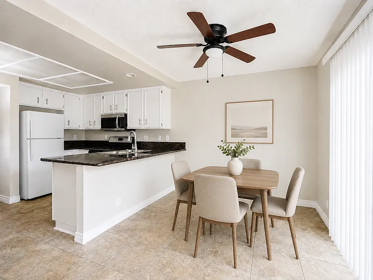 1112 S Cypress Ave #48 — Photo 1