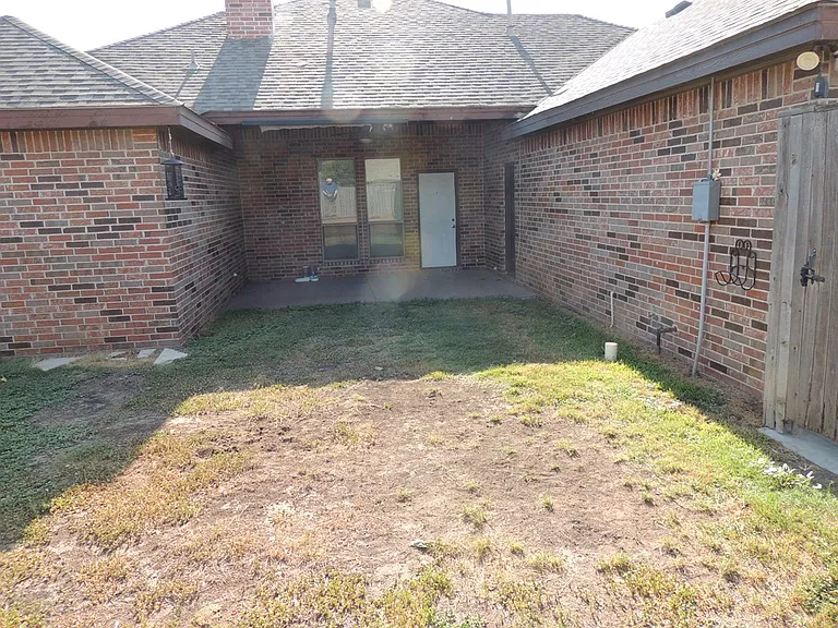 3221 Marksburg Ave — Photo 27