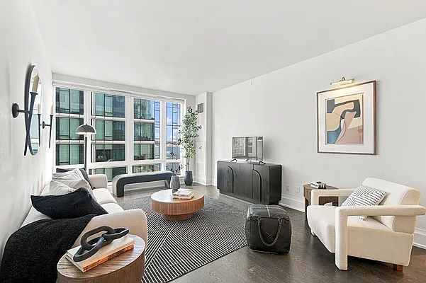 Living room, photo 1