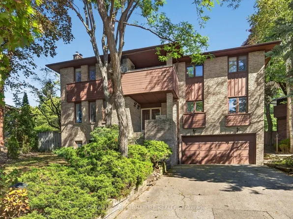 11 Paris Ct, Toronto, ON M3A 3M6
