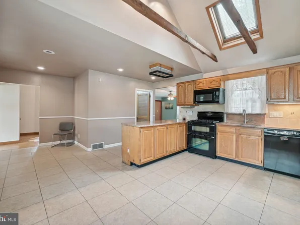265 Lott Ave, Barrington, NJ 08007