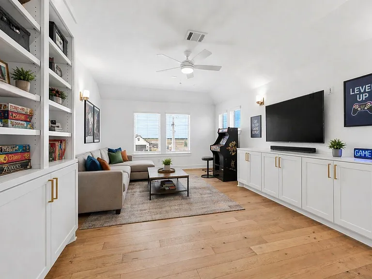 541 Sprigtail Dr — Photo 21