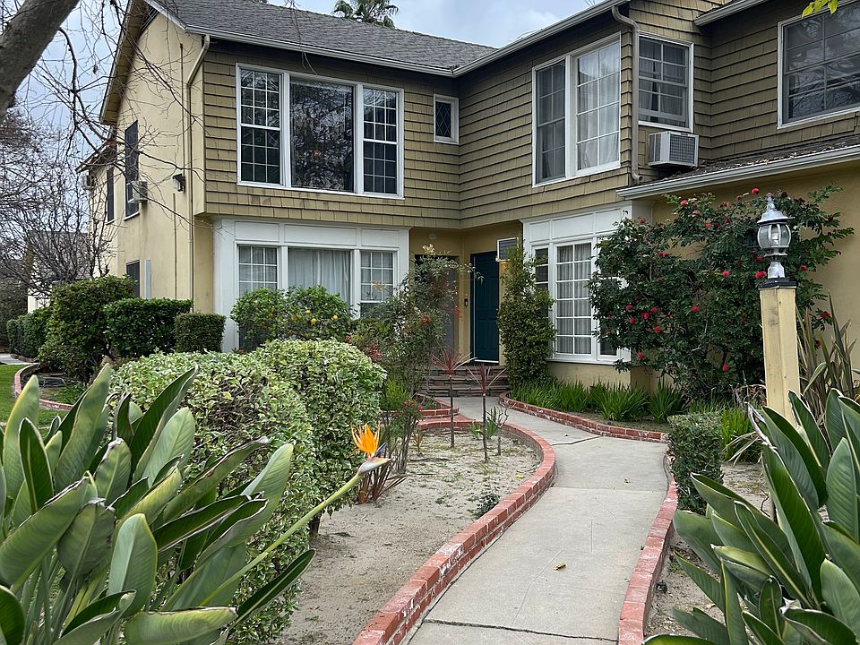 1st image of 11757 Moorpark St