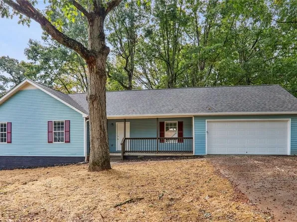 104 Timberwood Dr, Stockbridge, GA 30281