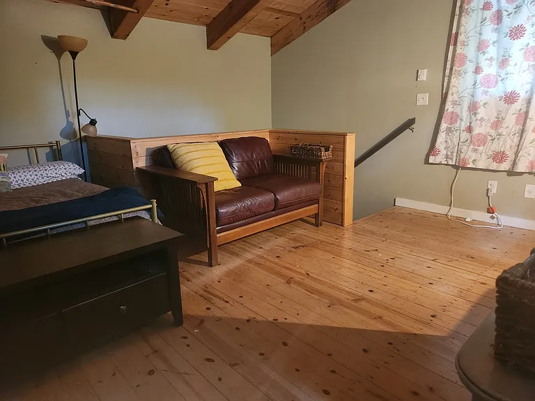 18 Cowan Ln — Photo 3