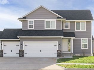 1700 Prairie Rose Dr SW, Cedar Rapids, IA 52404