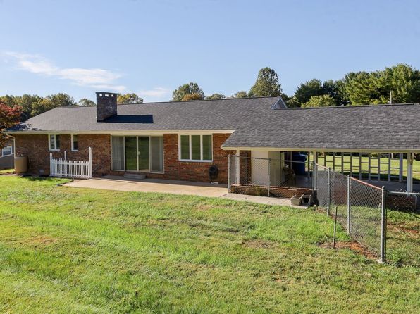 1010 Shamrock Dr