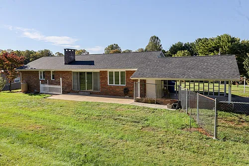 1010 Shamrock Dr Photo 1